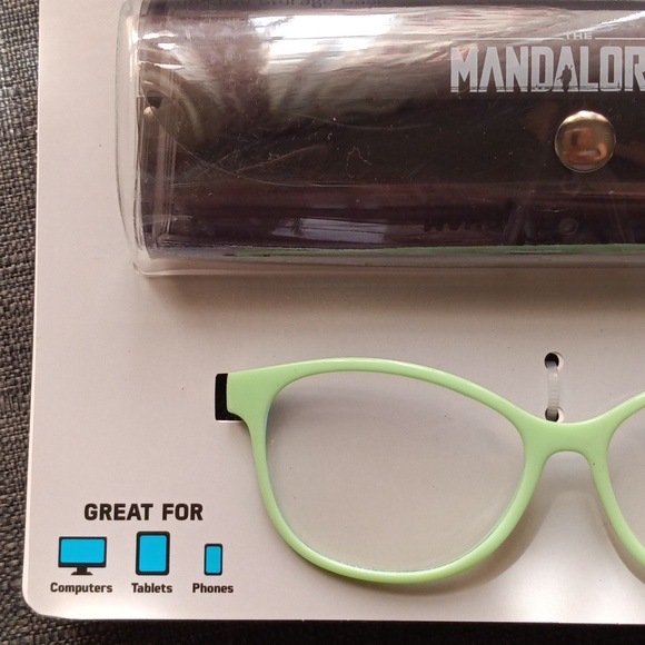 🆕Disney Star Wars Mandalorian Kids Blue Light Glasses with Protective Case - Picture 3 of 6